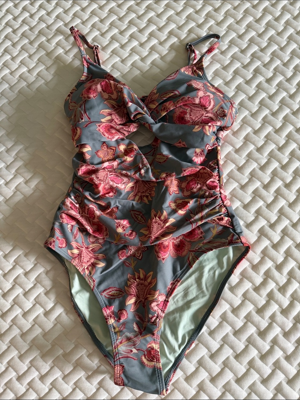 Cupshe Women’s Floral Twist One-Piece Swimsuit in Gray and Pink